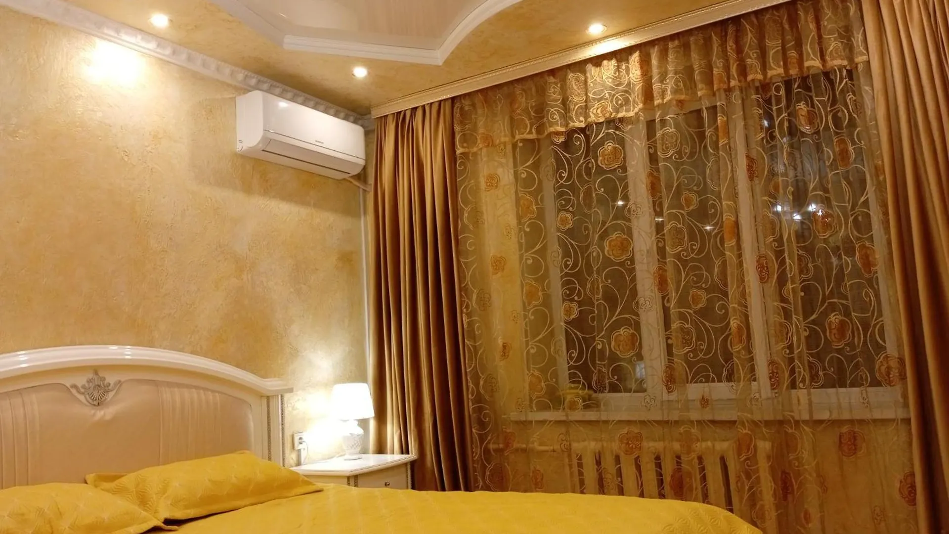 Apartment Квартира Трёхкомнатная Almaty