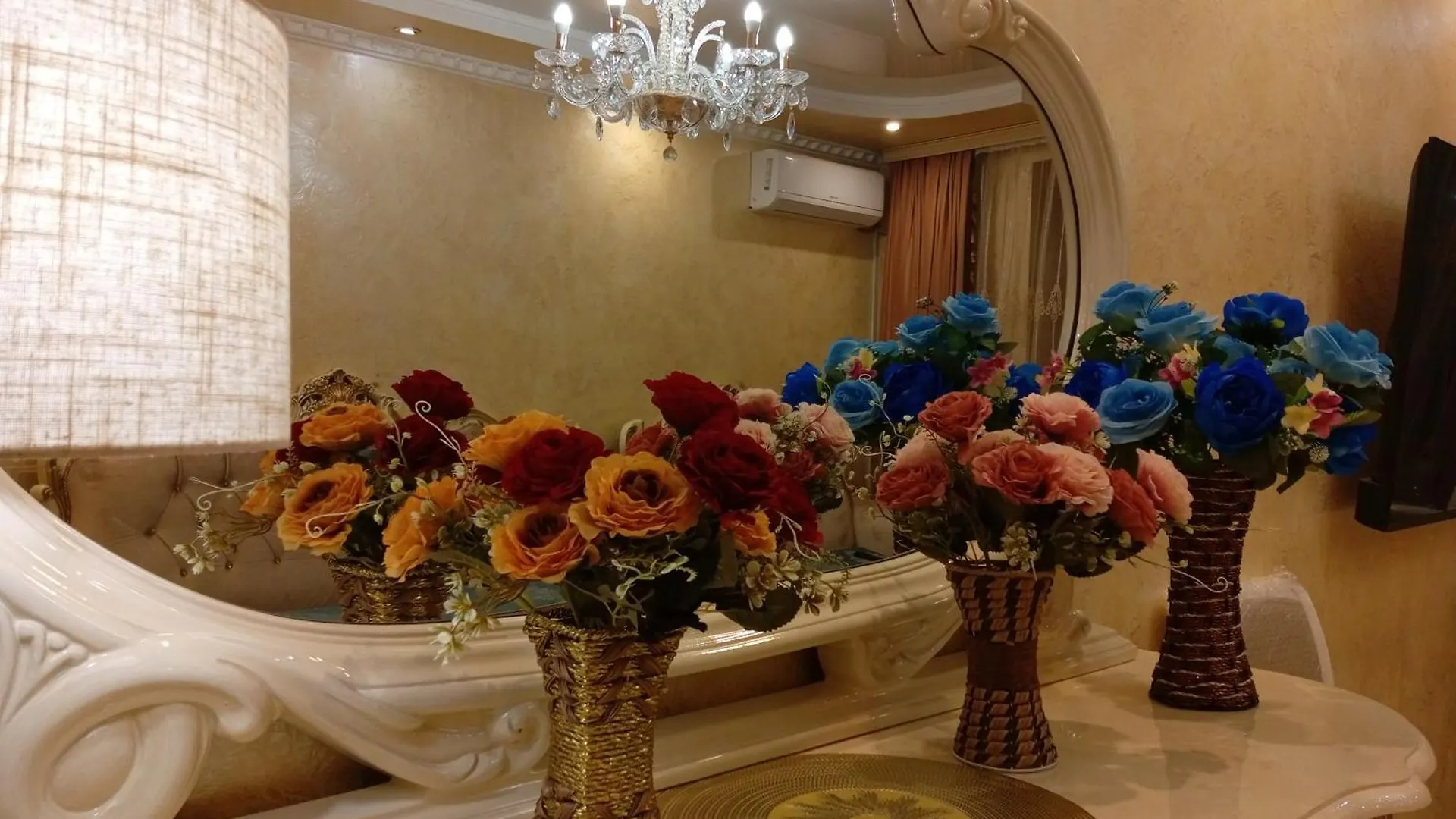 Квартира Трёхкомнатная Almaty Apartment